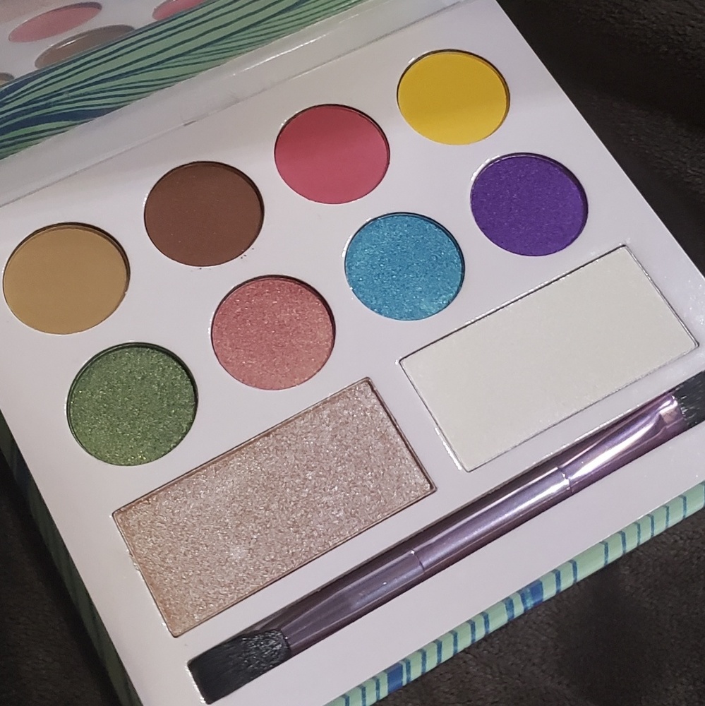 SALE🌹 Laura Sanchez Moods Palette